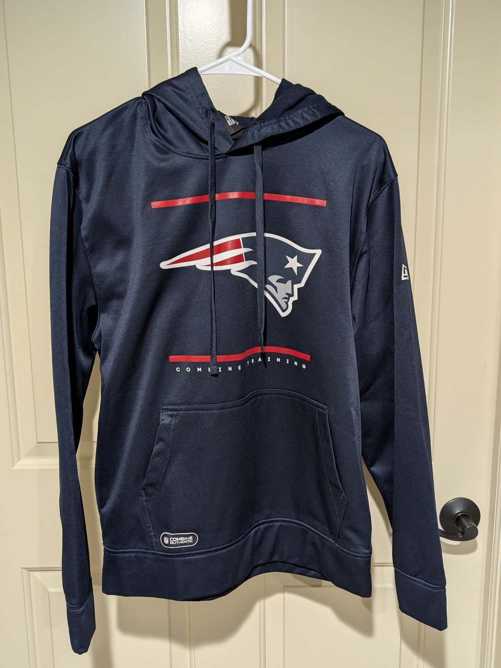 New Era Men's Navy Patriots Pullover Hoodie Like New